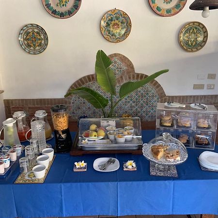פלרמו Villa Megna - Green Paradise B&B מראה חיצוני תמונה