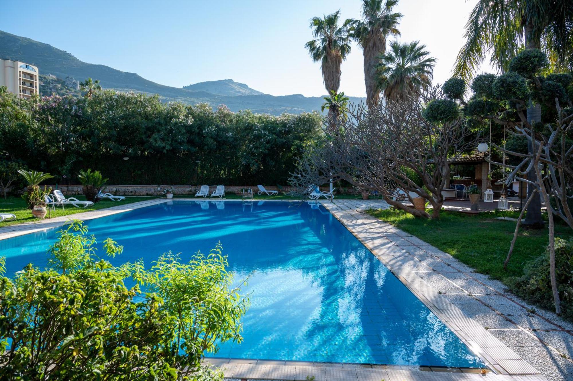 פלרמו Villa Megna - Green Paradise B&B מראה חיצוני תמונה